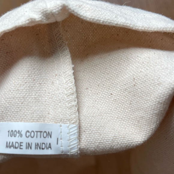 Exclusive Vuori Tote Bag - Picture 4 of 4